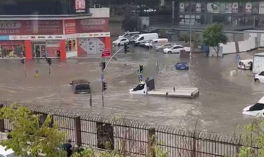 İstanbul’da sağanak yağış depremi: Evlerin alt katlarını su bastı
