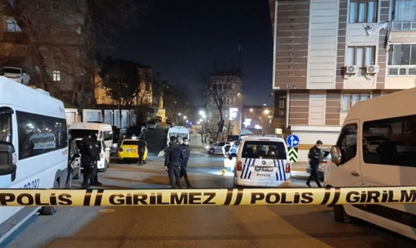 İstanbul'da Silahlı 3 Kişi Taksiciyi Rehin Aldı