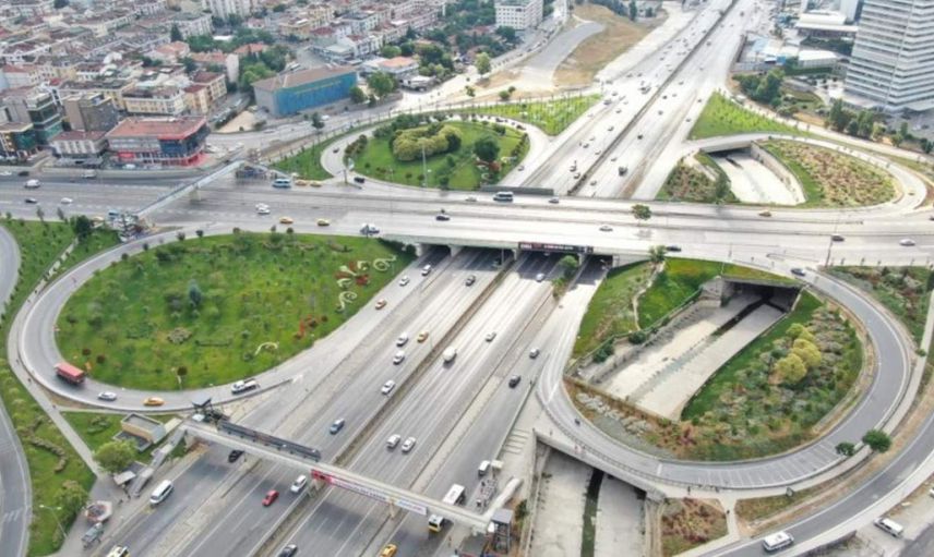 İstanbul’da sıra dışı Pazartesi: Yollar boş kaldı