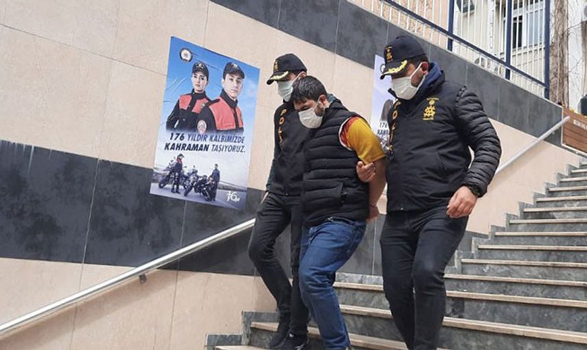 İstanbul’da Cep Telefonu Dükkanına Giren Hırsızlar Tutuklandı