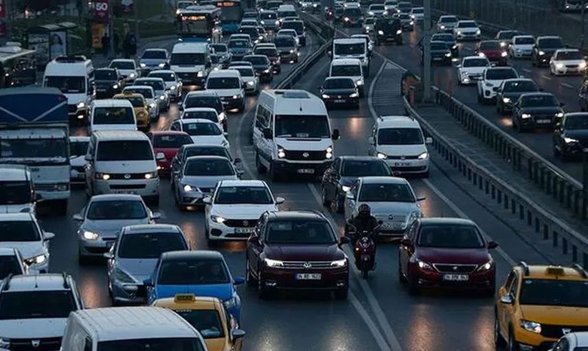 İstanbul’da trafik yoğunluğu: 1.sınıflar okula başladı, yollarda trafik yoğunluğu oluşmaya başladı