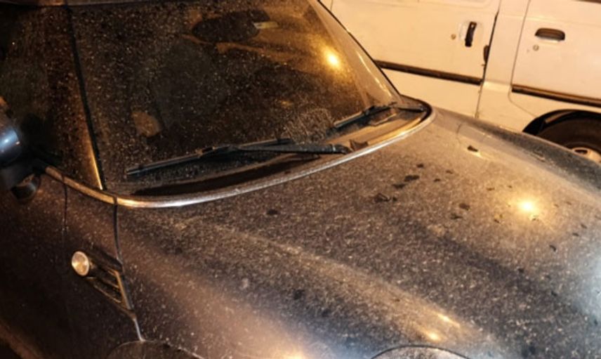 İstanbul'da Yağmurla Beraber Çamur Yağdı