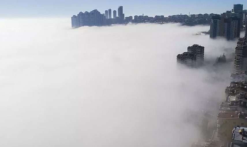 İstanbul'da Yoğun Sis Hakim! Göz Gözü Görmüyor