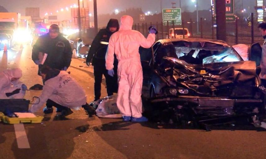 İstanbul’da yürek yakan kaza: Otomobil yayalara çarptı can pazarı yaşandı! 5 ölü var