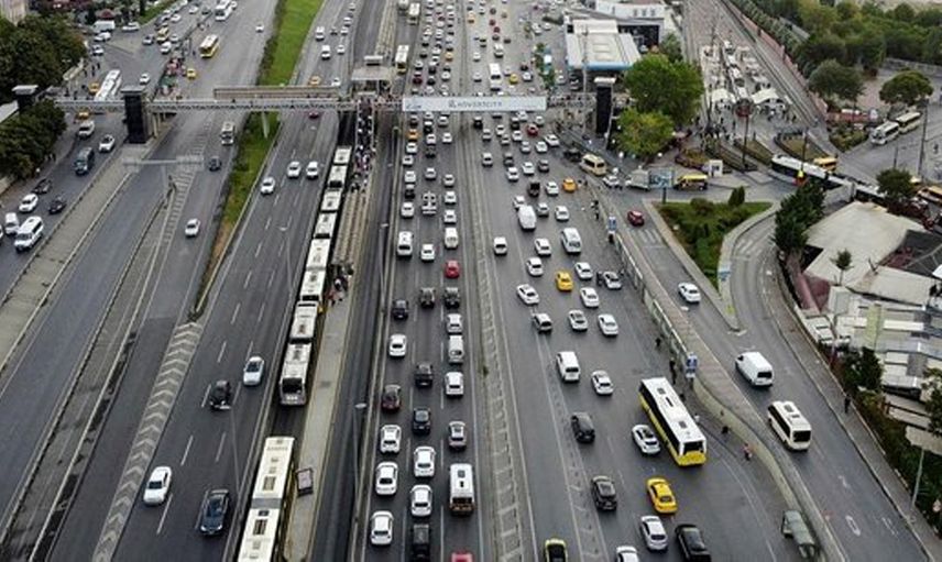 İstanbul'da Yüz Yüze Eğitimin İkinci Haftasında Yoğun Trafik!