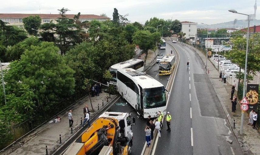 İstanbul'da zincirleme kaza! Ortalık savaş alanına döndü, çok sayıda yaralı var!