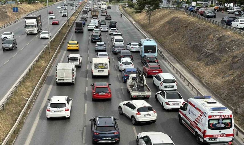 İstanbul’dan bayram tatili kaçışı: Sokaklar boşaldı trafik yoğunluğu arttı