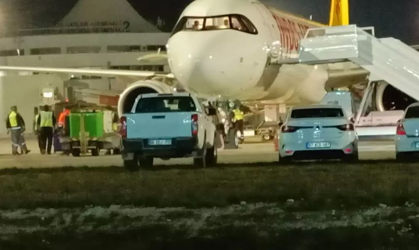 İstanbul'dan kalkan yolcu uçağı Antalya'ya acil iniş yaptı: Sebebi belli oldu