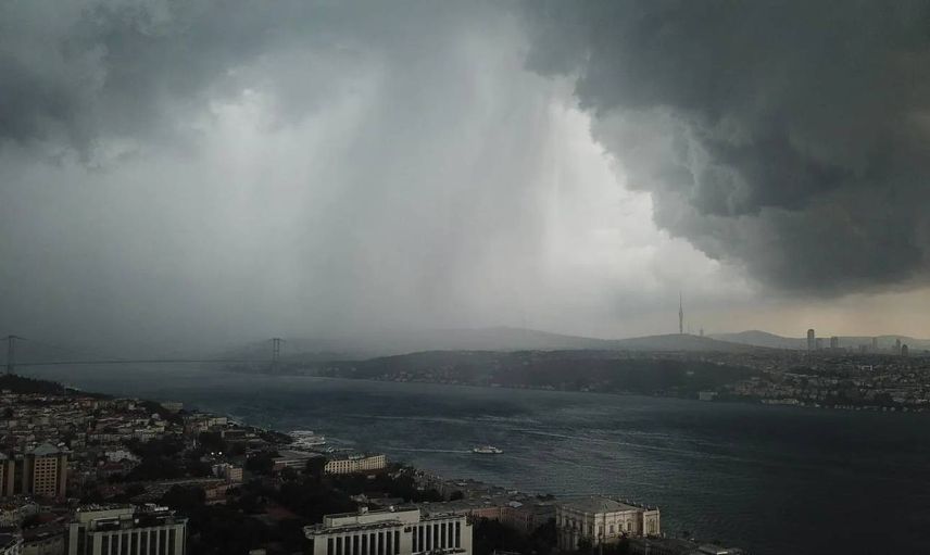 İstanbullular dikkat: Valilikten fırtına uyarısı yapıldı