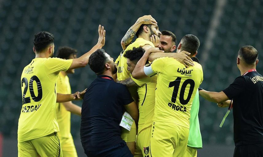 İstanbulspor’un yeni teknik direktörü kim olacak? Osman Zeki Korkmaz, İstanbul ile yeni sözleşme imzaladı
