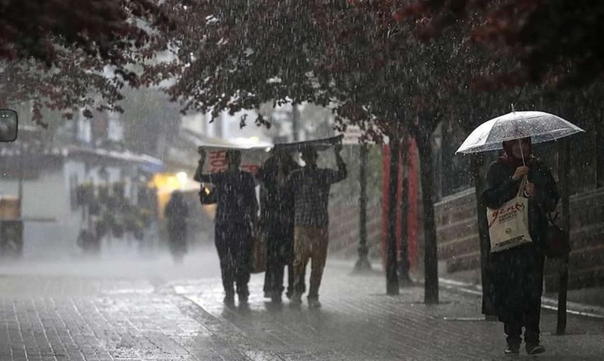 İstanbul'un Cuma alarmı: Kuvvetli rüzgar ve toz fırtınası geliyor!
