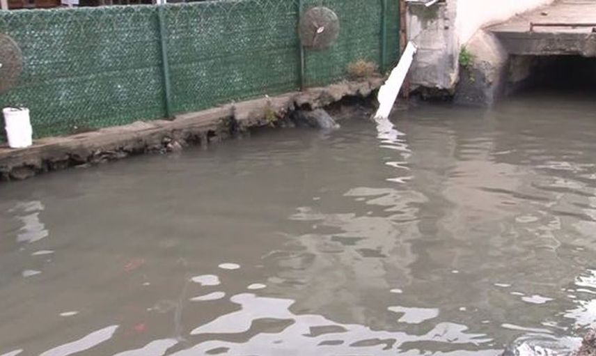 İstanbul'un Göbeğinde Atık Su Problemi: Vatandaş Şikayetçi!