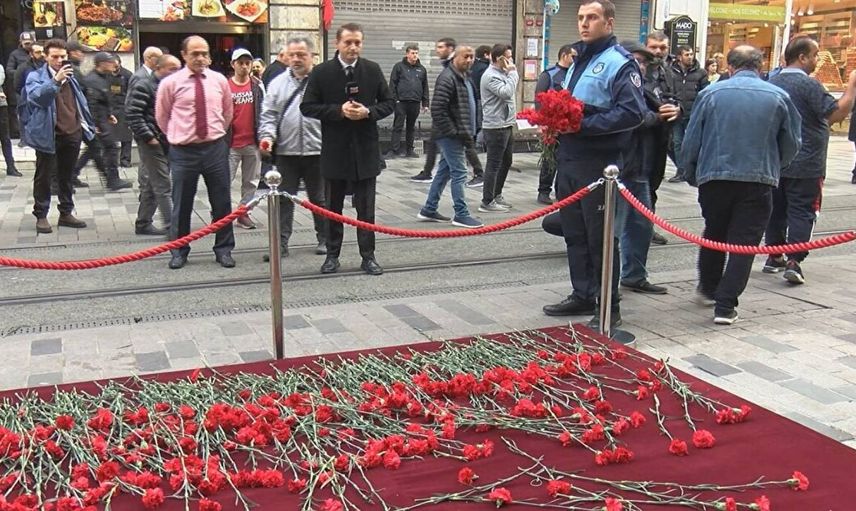 İstiklal Caddesi şehitlerine veda: Hayatını kaybedenler için cenaze töreni düzenlendi