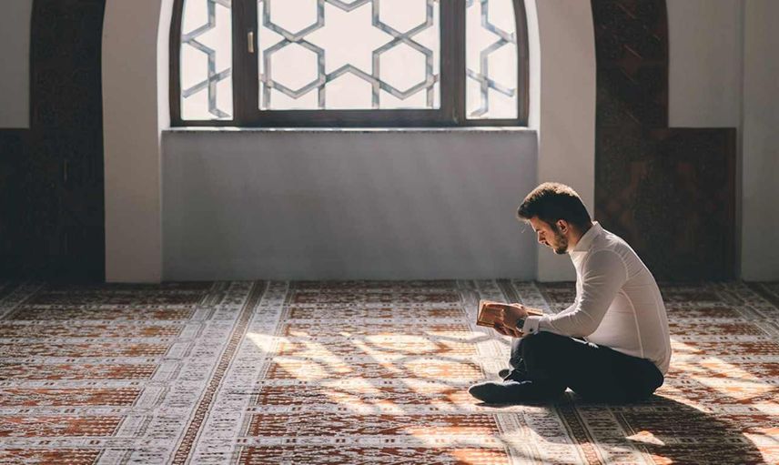 İtikaf ne zaman başlayacak? İtikafta kaç gün kalınır, ne kadar, kaç saat kalınır? İtikafta neler yapılır, neler yapılmaz? 2022 itikaf tarihleri