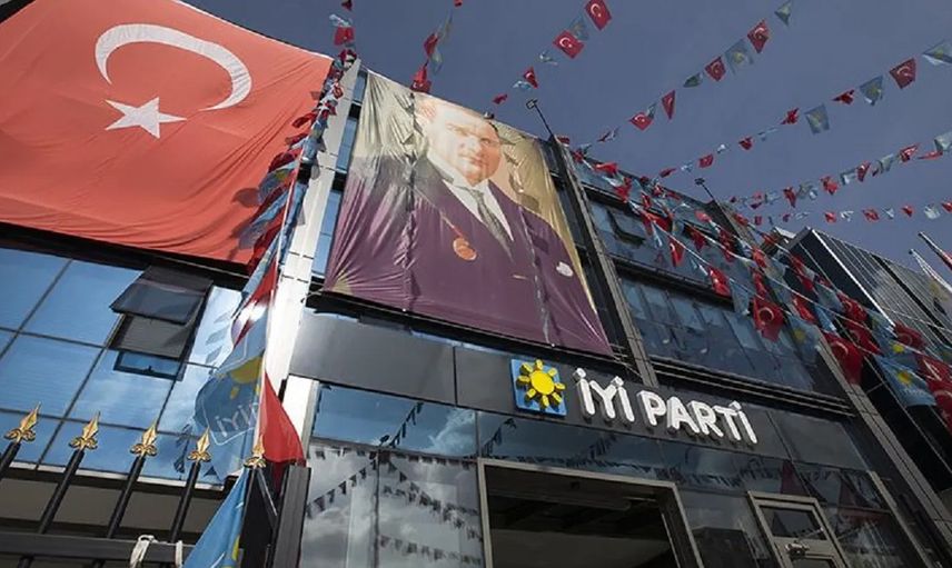 İyi Parti İzmir'de yönetim krizi: İl Başkanı Bezircilioğlu görevden alındı, istifalar ardı ardına geldi