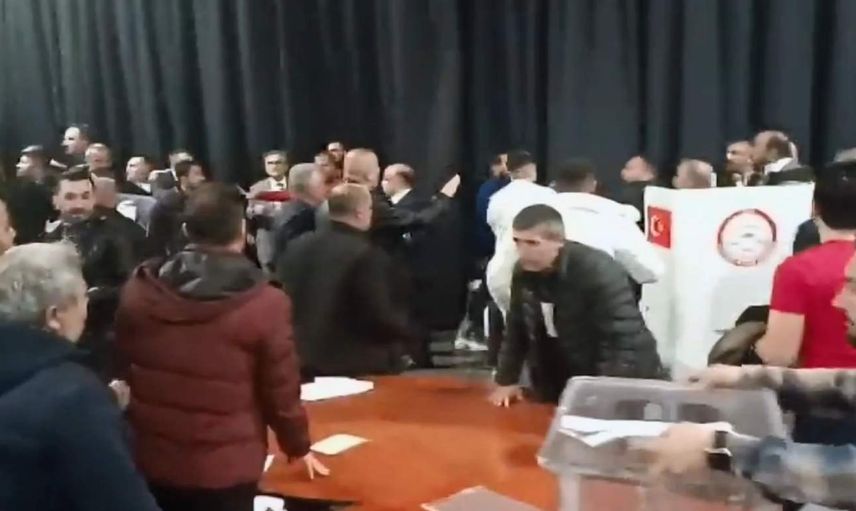 İYİ Parti kavgasında dikkat çeken iddia: Vazgeçin yoksa kan çıkacak