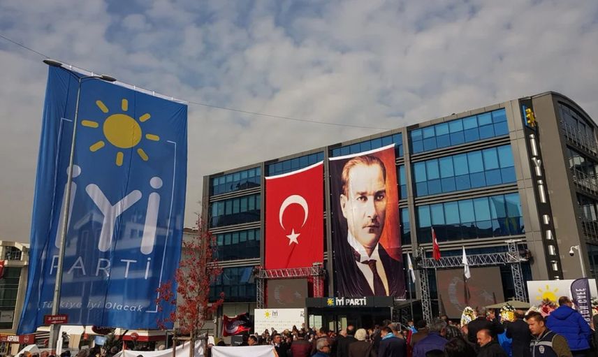 İYİ Parti’de istifalar durmuyor: Kurucu üye sosyal medyadan duyurdu