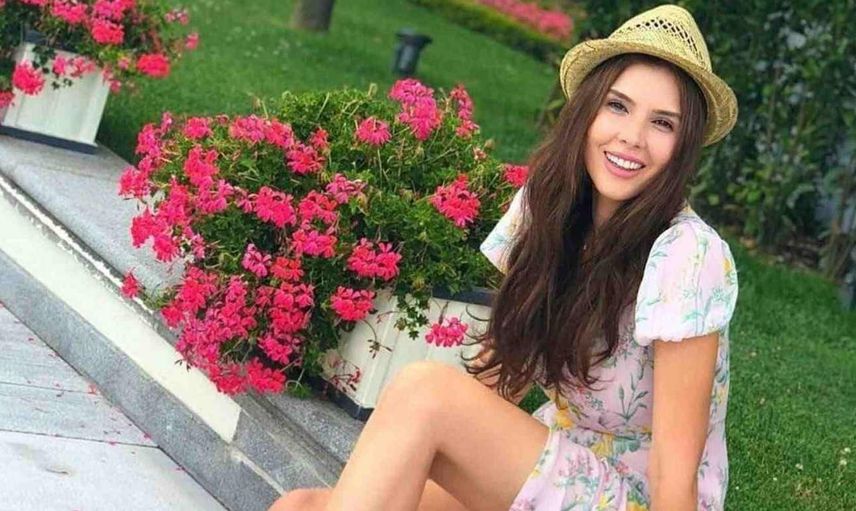 İyilik dizisinin Neslihan'ı sütyensiz paylaşımlarıyla yürek hoplattı! Hatice Şendil'in pozları deprem etkisi yarattı