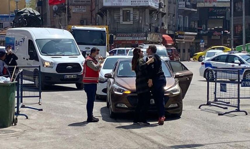 İzin Belgesi Soran Polisin Üzerine Yürüdü
