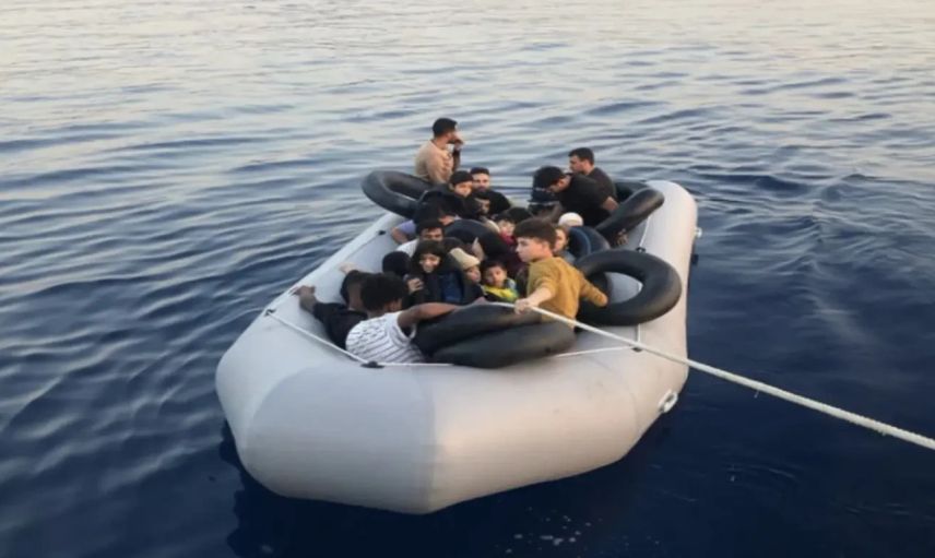 İzmir Açıklarında 86 Düzensiz Göçmen Yakalandı