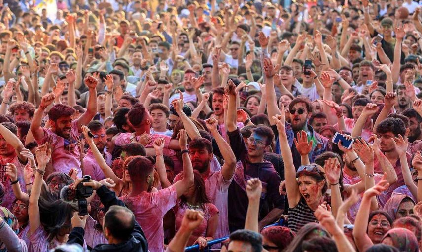 İzmir Belediyesi ücretsiz konser bileti nasıl alınır? İzmir 35 Bin ücretsiz konser, tiyatro, sinema bileti ücretsiz nasıl alınır? İzmir Belediyesi ücretsiz dağıtılan konserler biletleri hangi konserlerin?