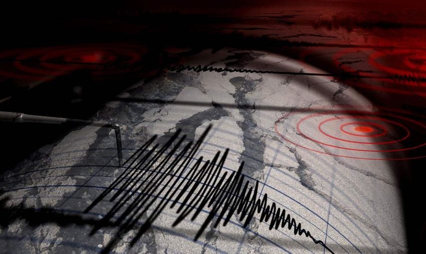 İzmir beşik gibi sallandı: AFAD deprem büyüklüğünü duyurdu