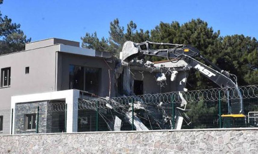 İzmir Bornova'da Kaçak Yapıların Yıkım Çalışmaları Başladı