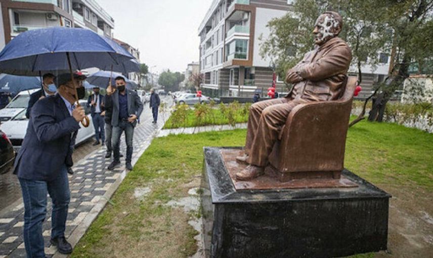 İzmir Büyükşehir Belediyesi Şehirde Bulunan Bütün Heykelleri Saydıracak