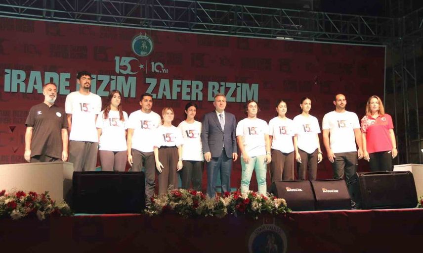 İzmir'de 15 Temmuz Demokrasi ve Milli Birlik Günü anma etkinliği gerçekleştirildi