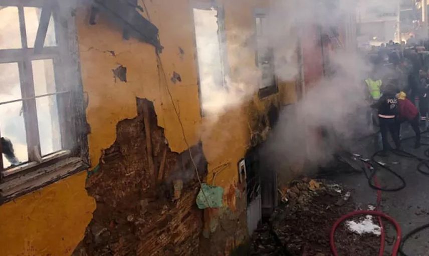 İzmir'de Büyük Facia: 3 Çocuk Yangında Hayatını Kaybetti