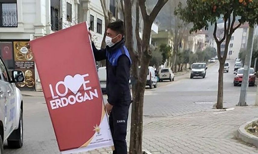 İzmir'de CHP Ve AK Parti Arasında 'Love Erdoğan' Tartışması Çıktı