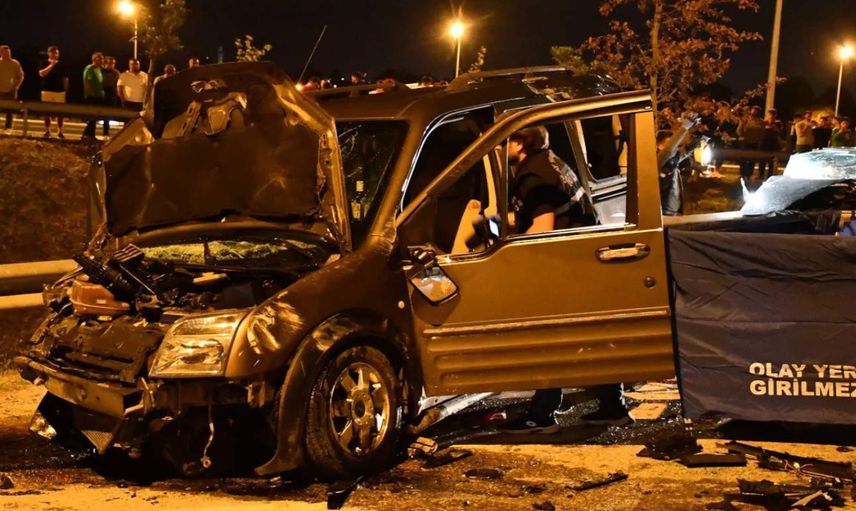 İzmir’de katliam gibi kaza: 4 ölü 21 yaralı