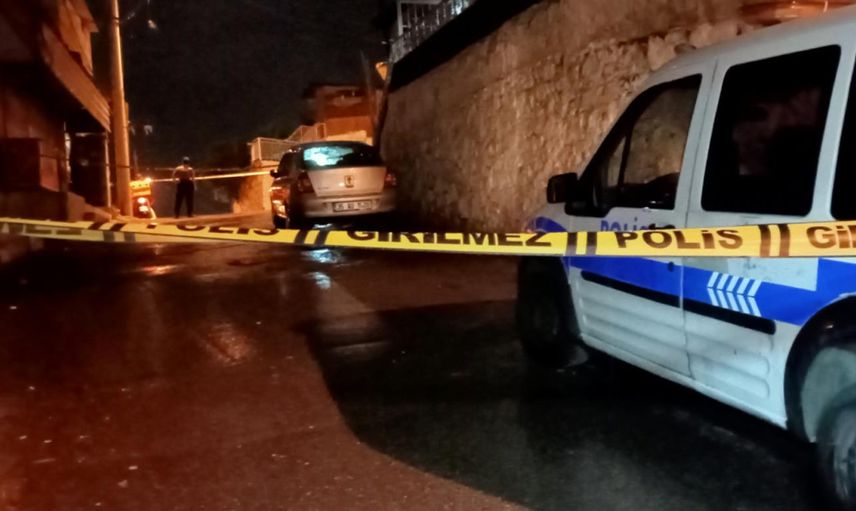 İzmir'de korkunç cinayet! Telefon tartışması kanlı bitti!