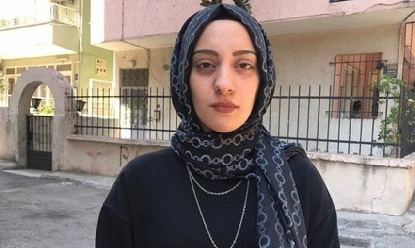 İzmir'de Minibüsle Çarpıp Zorla Başörtüsünü Çıkaran Şüpheliler Gözaltına Alındı