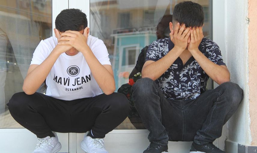 İzmir'de özel liseye haciz şoku! 84 öğrenci, 15 öğretmen ve 4 personel okuldan çıkarıldı!