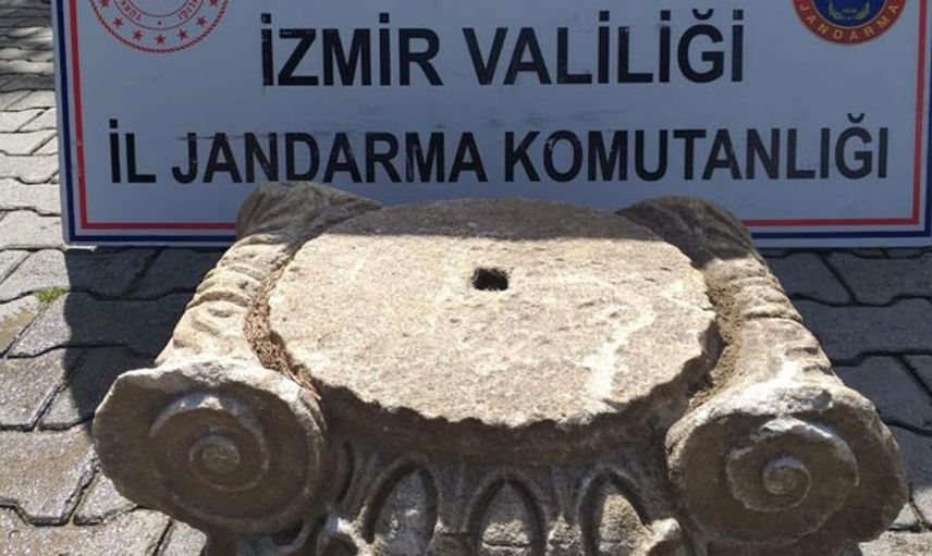 İzmir'de Roma Dönemine Ait Sütun Başlığı Yakalandı