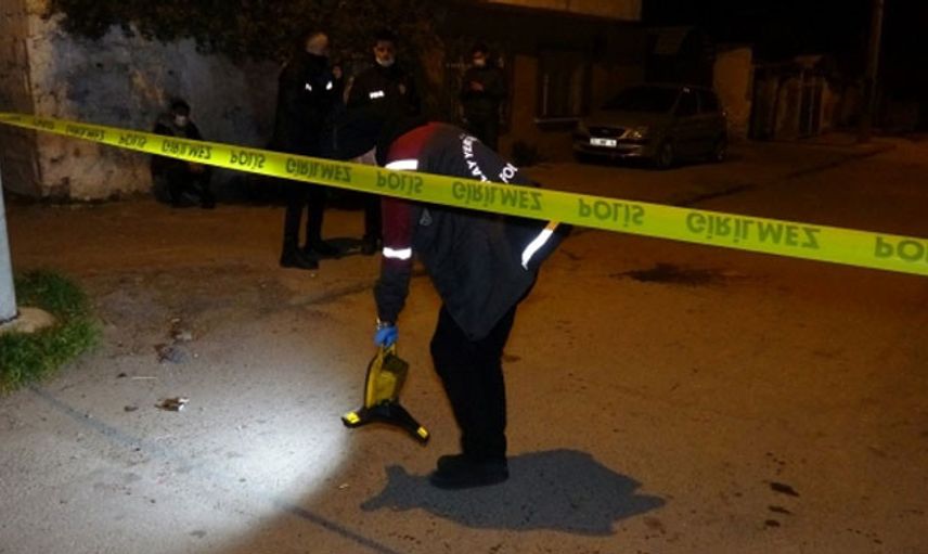 İzmir'de Silahlı Kavga: 1 Yaralı  1 Gözaltı
