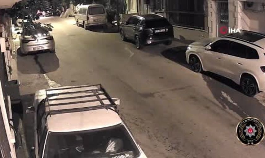 İzmir'de Silahlı Kavga: 15 Yaşındaki Genç Hayatını Kaybetti