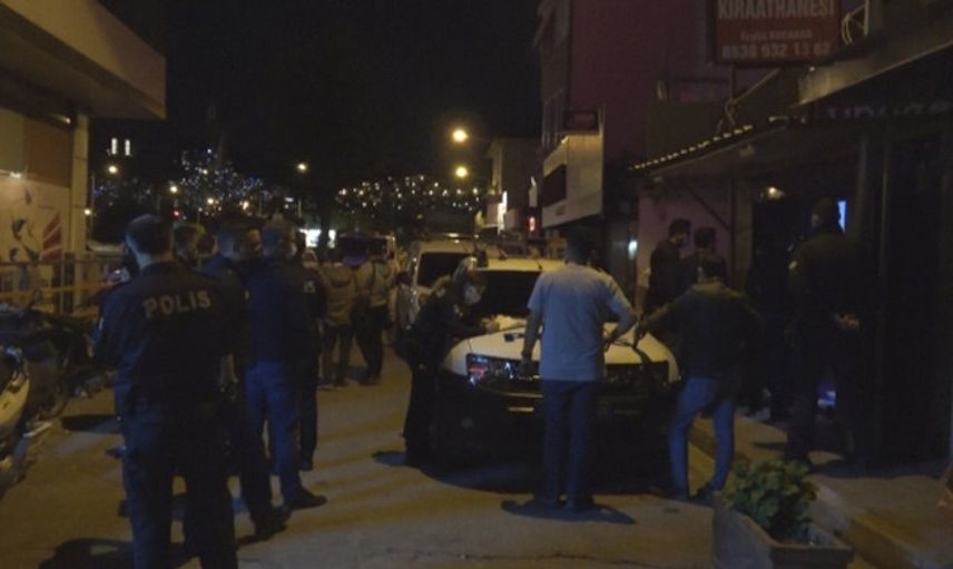 İzmir'de Tedbirlere Uymayan Eğlence Mekanına Ceza Kesildi