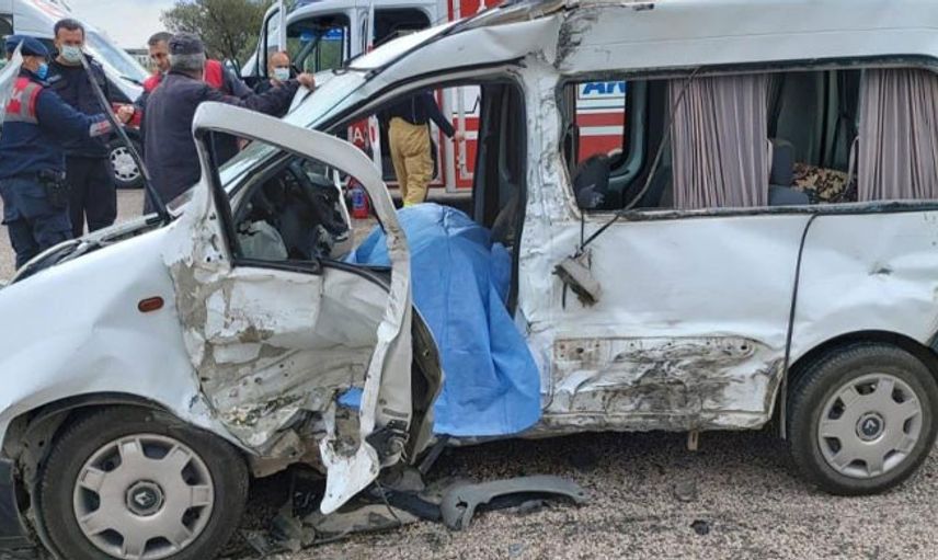 İzmir'de Trafik Kazası Yaşandı: 1 Ölü