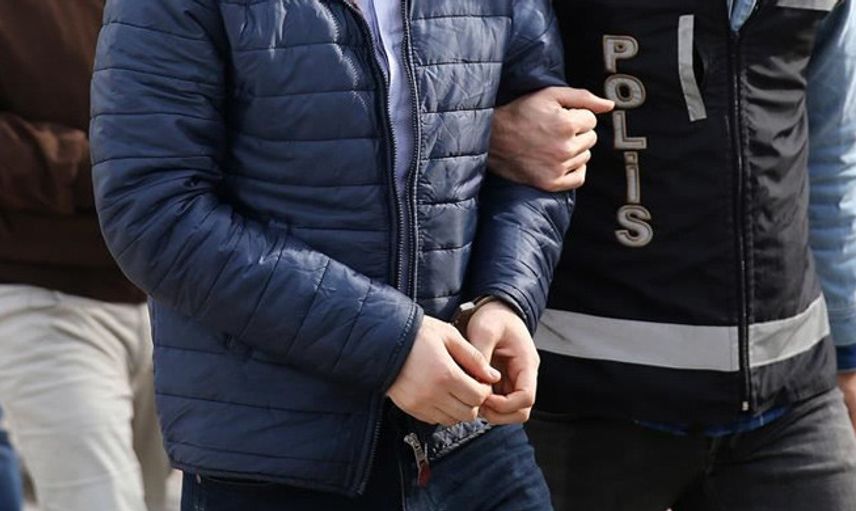 İzmir'de Uyuşturucu Operasyonlarında 14 Kişi Tutuklandı