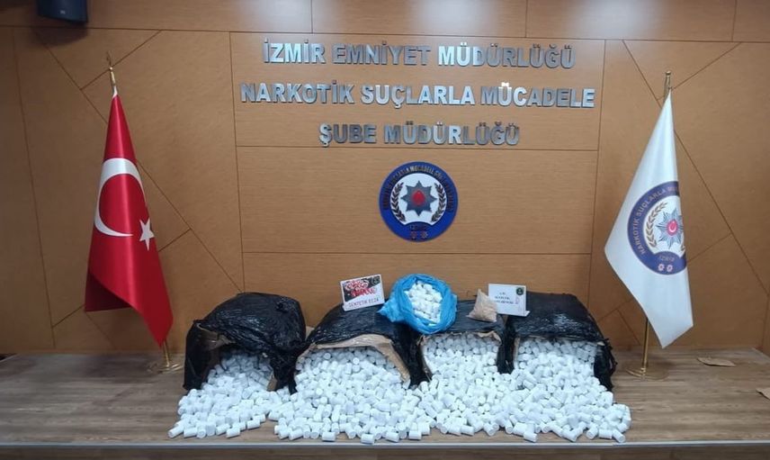 İzmir'de uyuşturucu operasyonunda 3 kişi tutuklandı