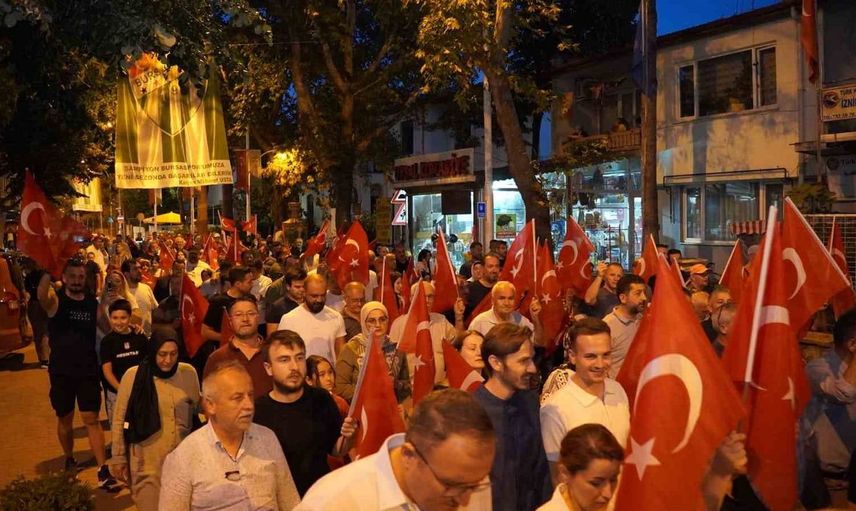İznikliler 15 Temmuz milli birlik günü'nü anmak için toplandı