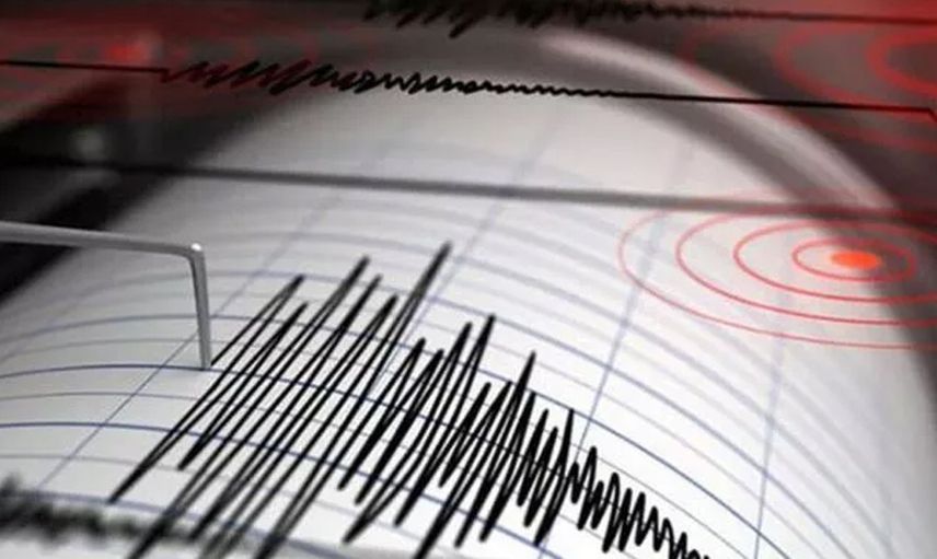 Japonya'da korkutan deprem: Tohoku'da 7.3 büyülüğünde deprem meydana geldi
