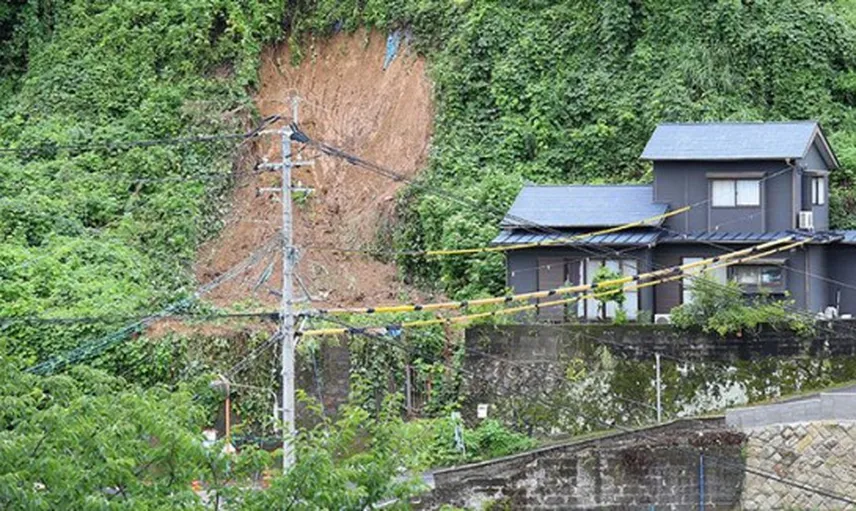 Japonya'da Sel ve Toprak Kayması: 2 Kişi Öldü