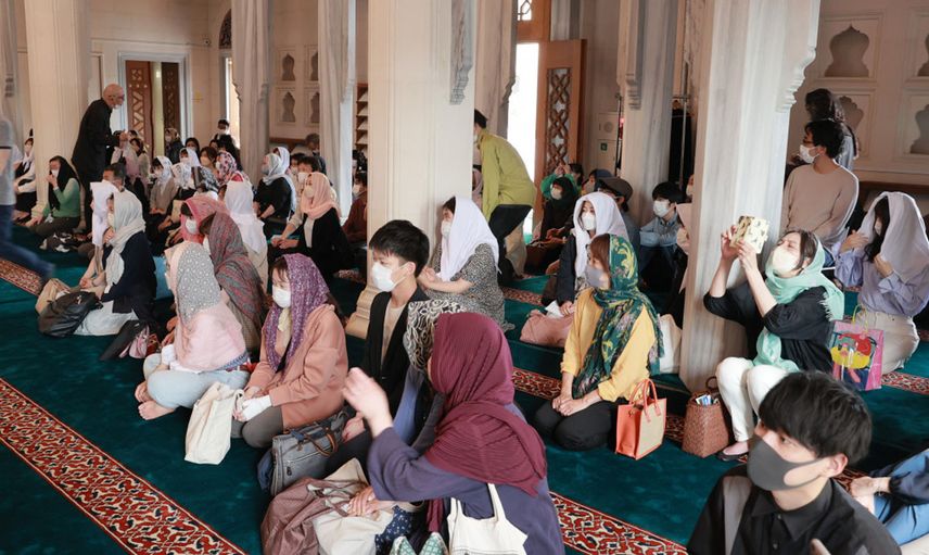 Japonya'nın başkentindeki camii, Müslümanların ardından Japon halkının da ilgi odağında!