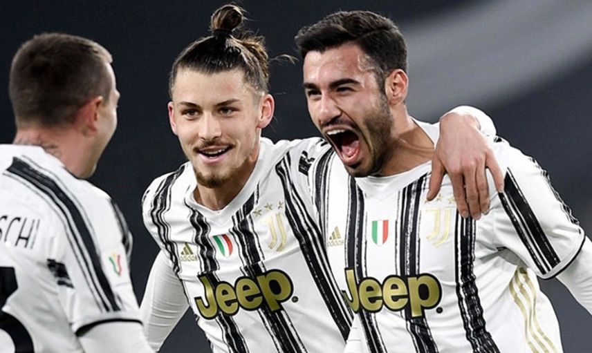 Juventuslu Futbolcular Önlemlere Uymuyor
