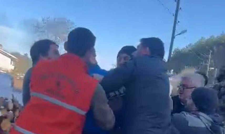 Kaçak ağaç kestiler, tutanak tutan memuru darp ettiler