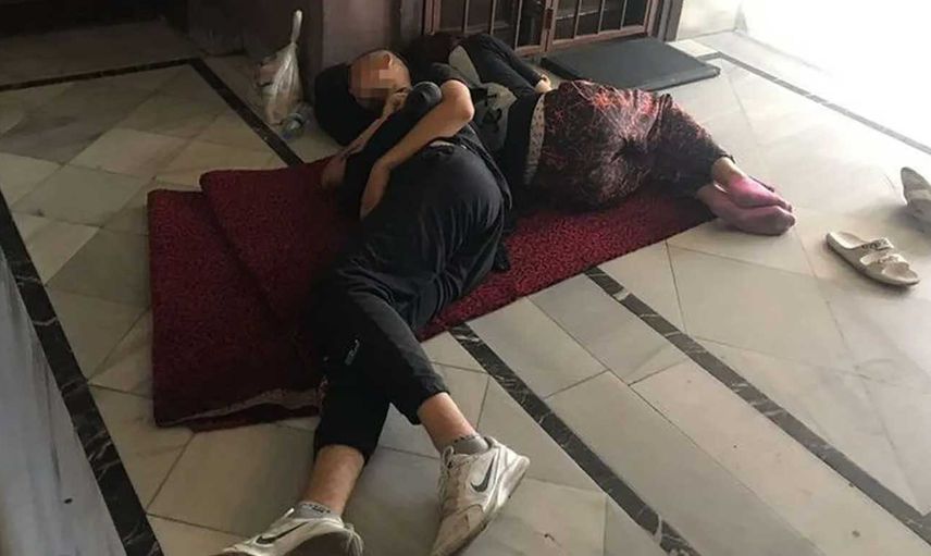 Kadıköy'de evsiz çiftler tarafından vahşet! O anları kameralar kaydetti
