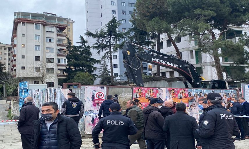 Kadıköy'de göçük oluştu! İnşaatta istinat duvarı çöktü